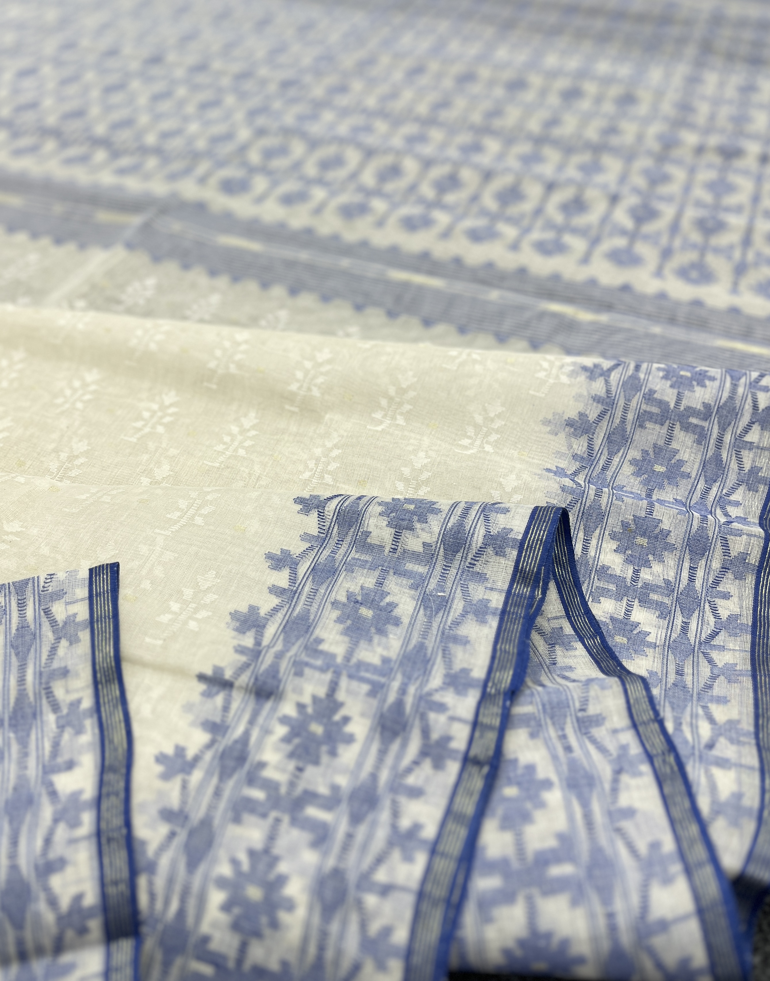 Exclusive Design dhakai jamdani saree