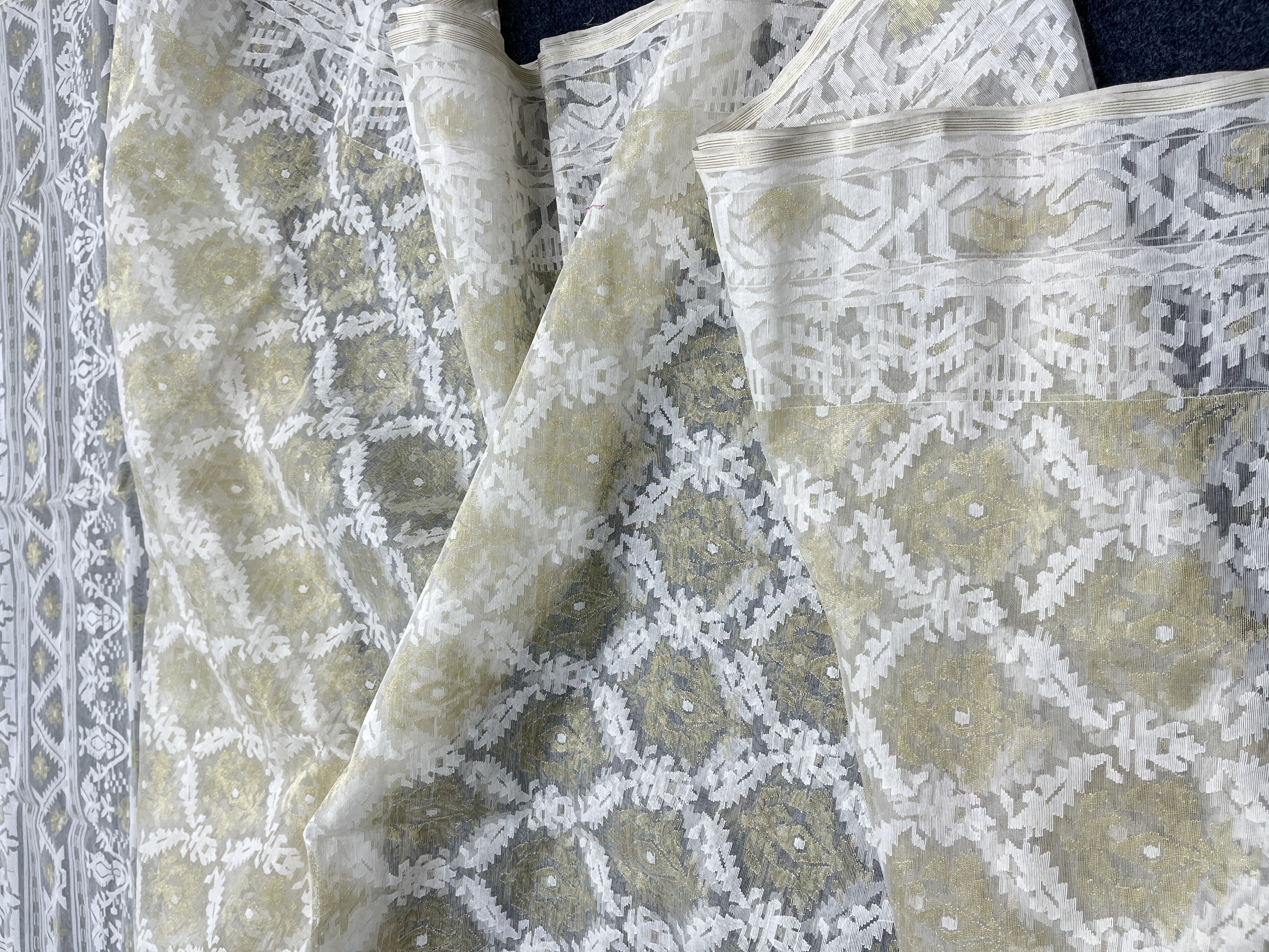 Super exclusive white golden jaya ahsan exclusive jamdani