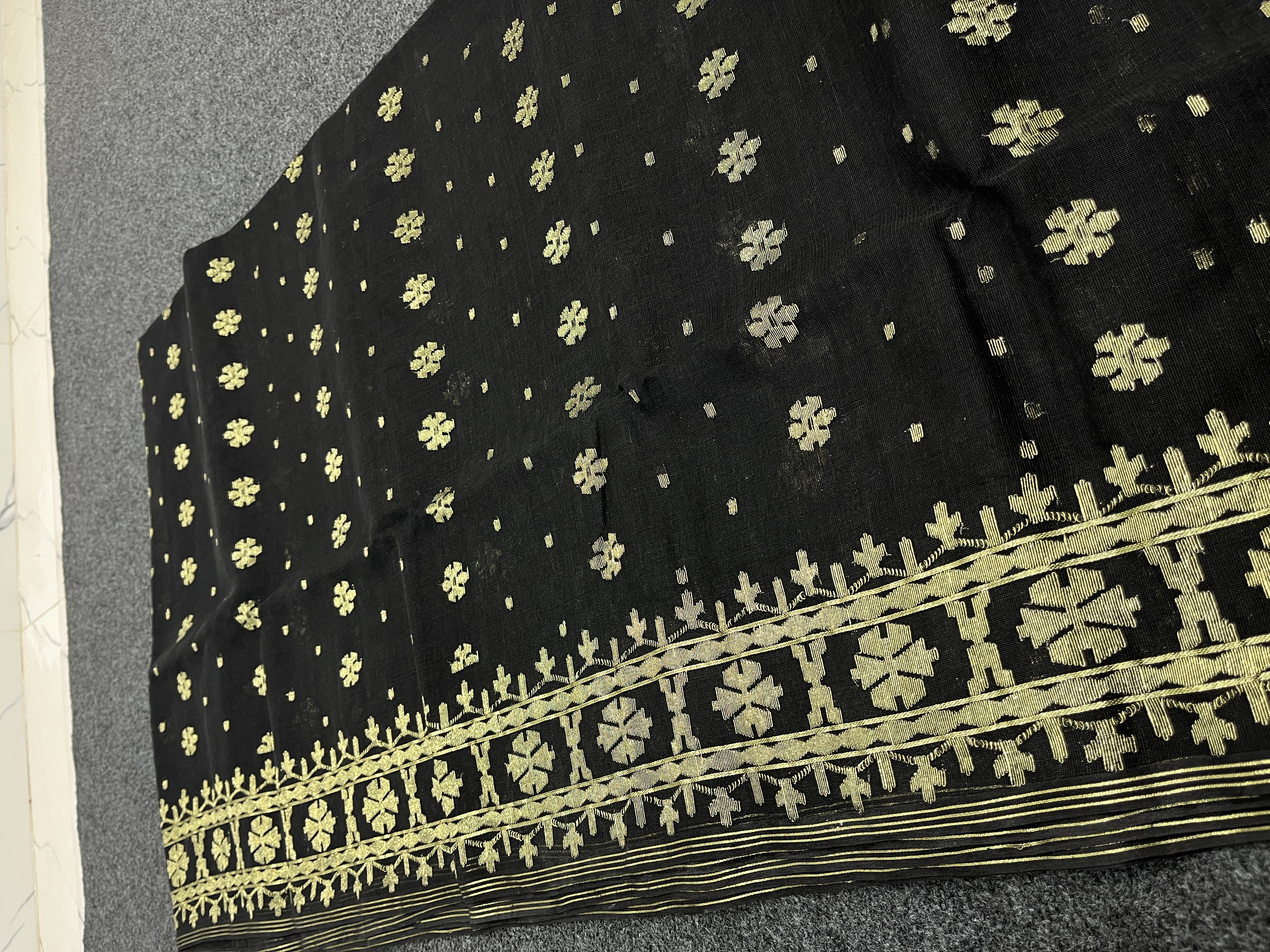 Exclusive black golden dhakai cotton jamdani saree